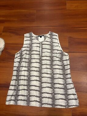 Hugo Boss Gray & White Sleeveless Printed Camisole Blouse Top Sz 6